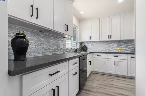 Union City, CA 94587,30 Palm dr #30