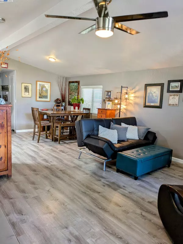 Pleasanton, CA 94566,3231 Vineyard Ave., #33 #33