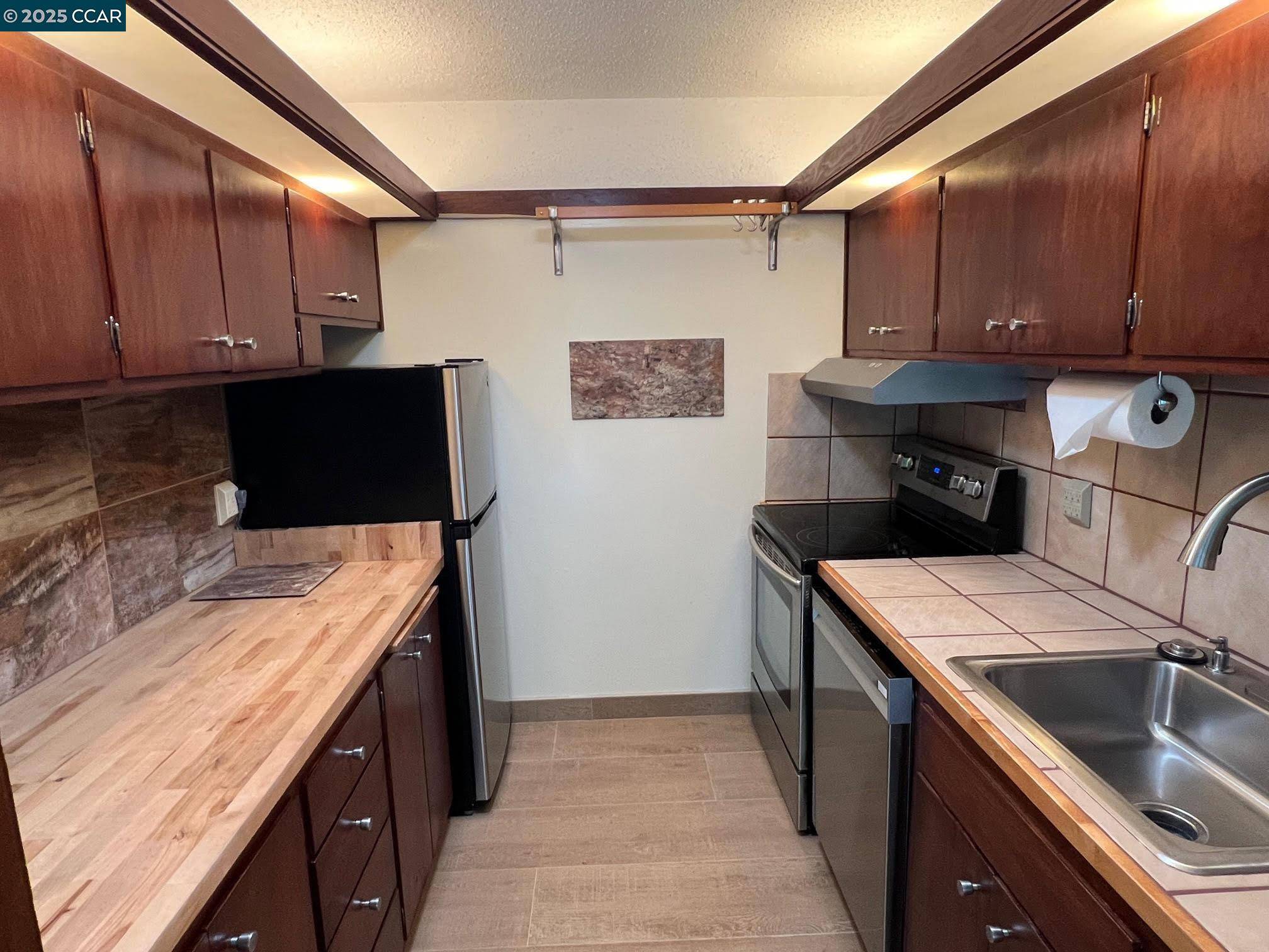 Orinda, CA 94563,67 Brookwood Rd #15