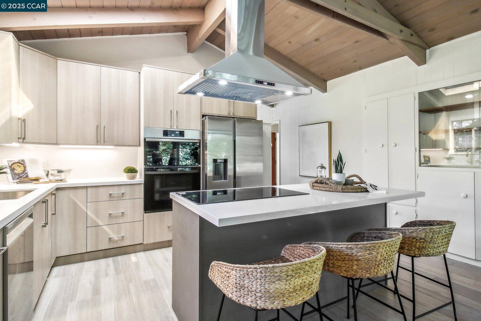 Orinda, CA 94563,30 La Cuesta Rd