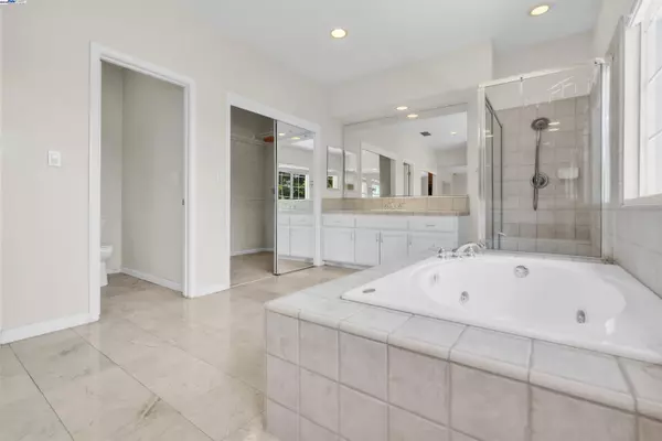 Antioch, CA 94509,2096 Goldpine Way