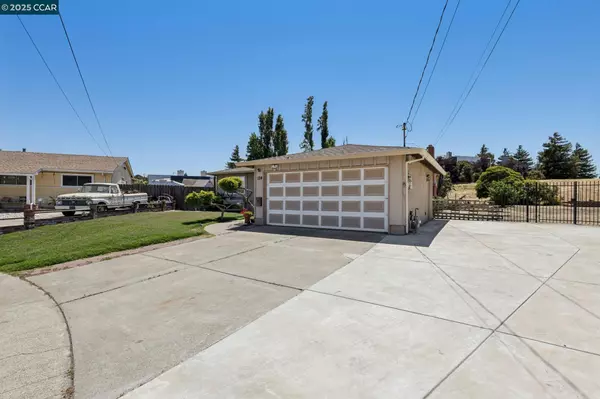 San Pablo, CA 94806,124 Zandra Ct