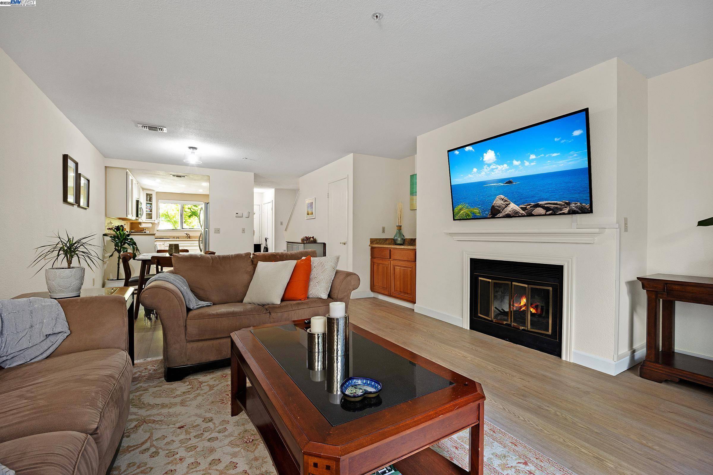 Walnut Creek, CA 94597,2719 Oak Rd #J