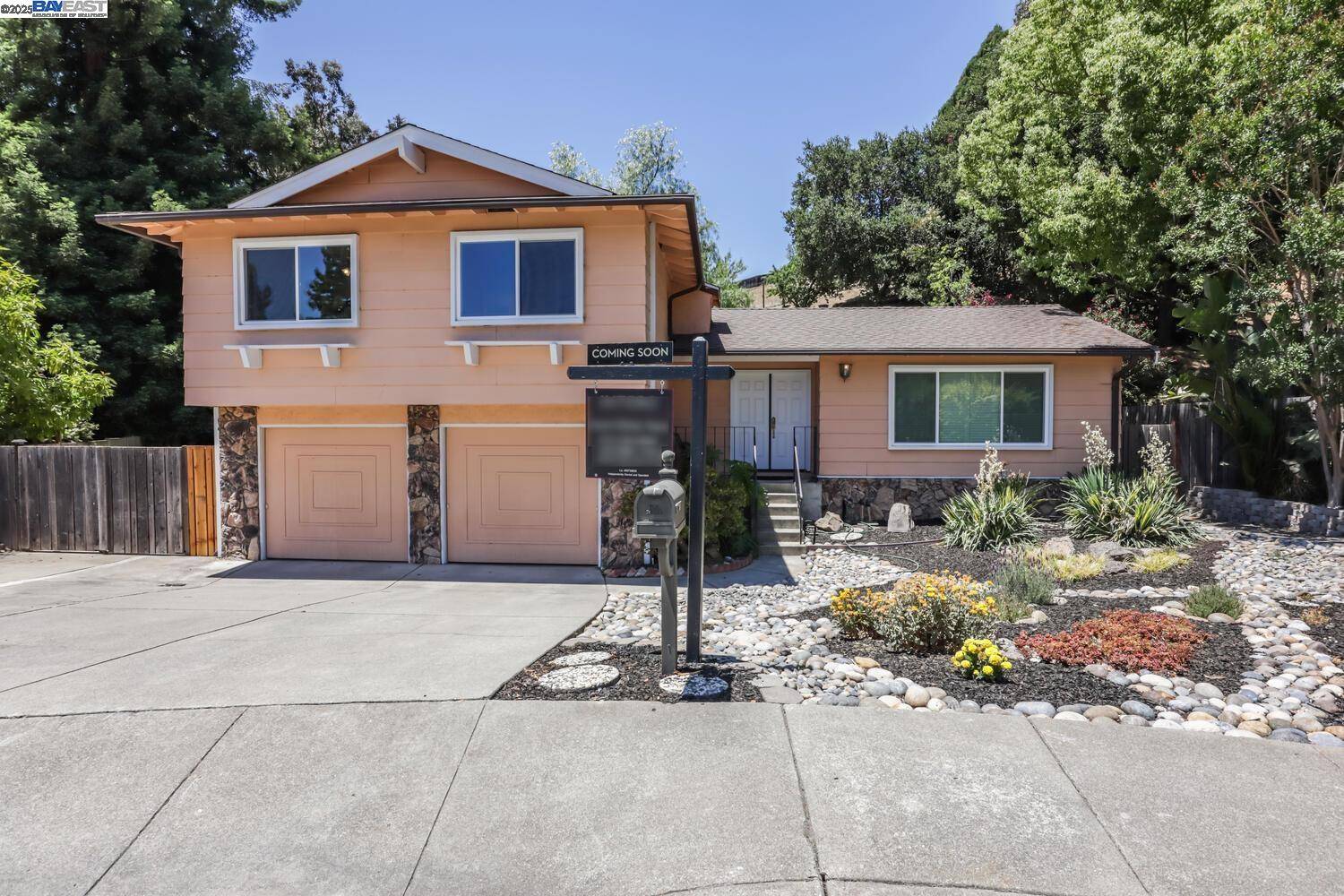 5778 Mountain Ct, Castro Valley, CA 94552