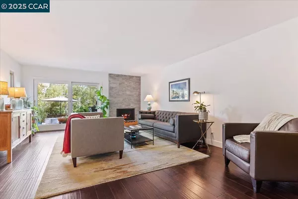Moraga, CA 94556,5 Doral Dr