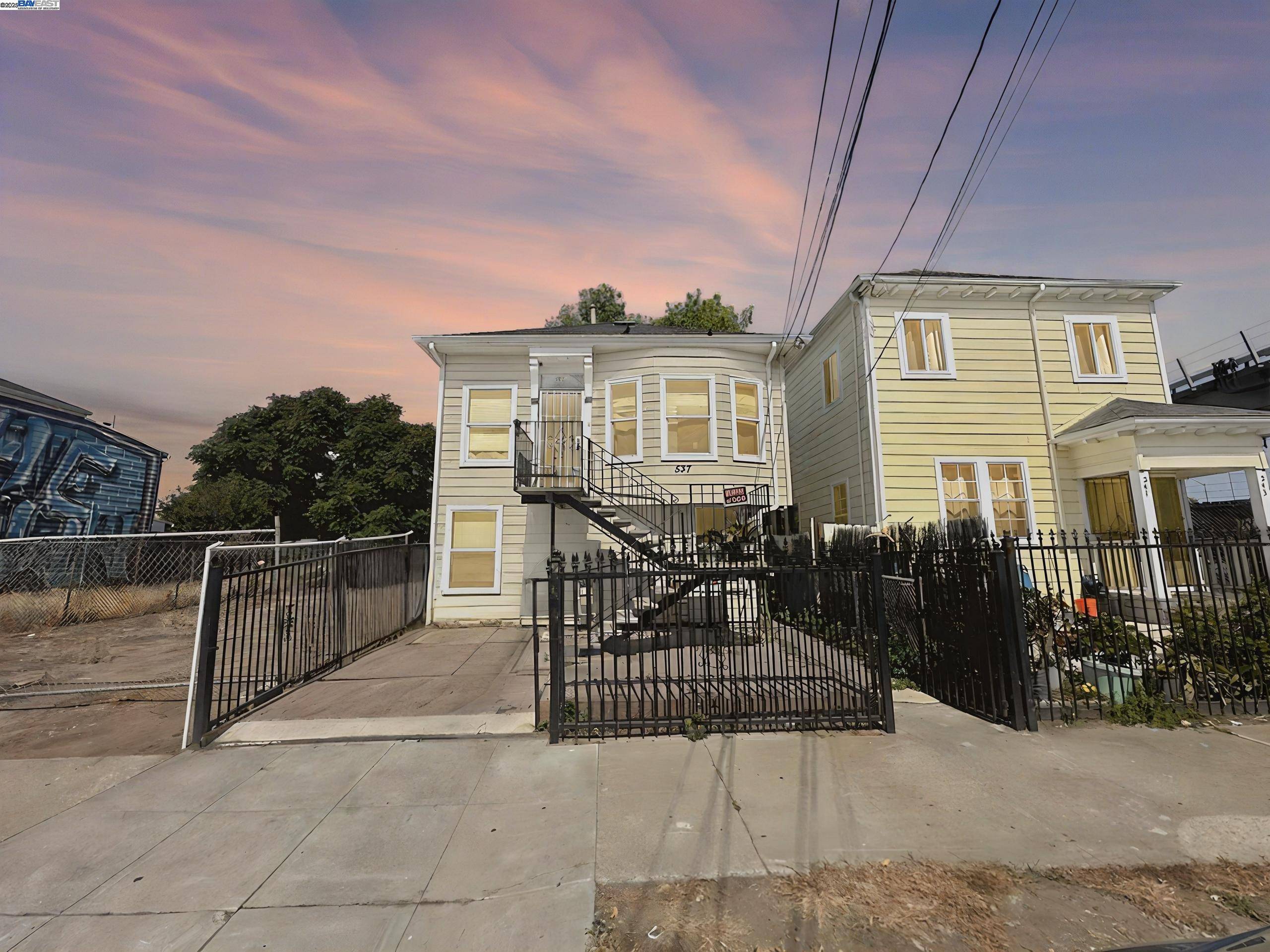 537 Chester St, Oakland, CA 94607