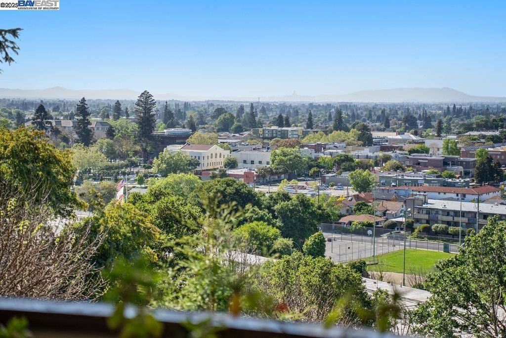 Hayward, CA 94541,1112 Holmes Way