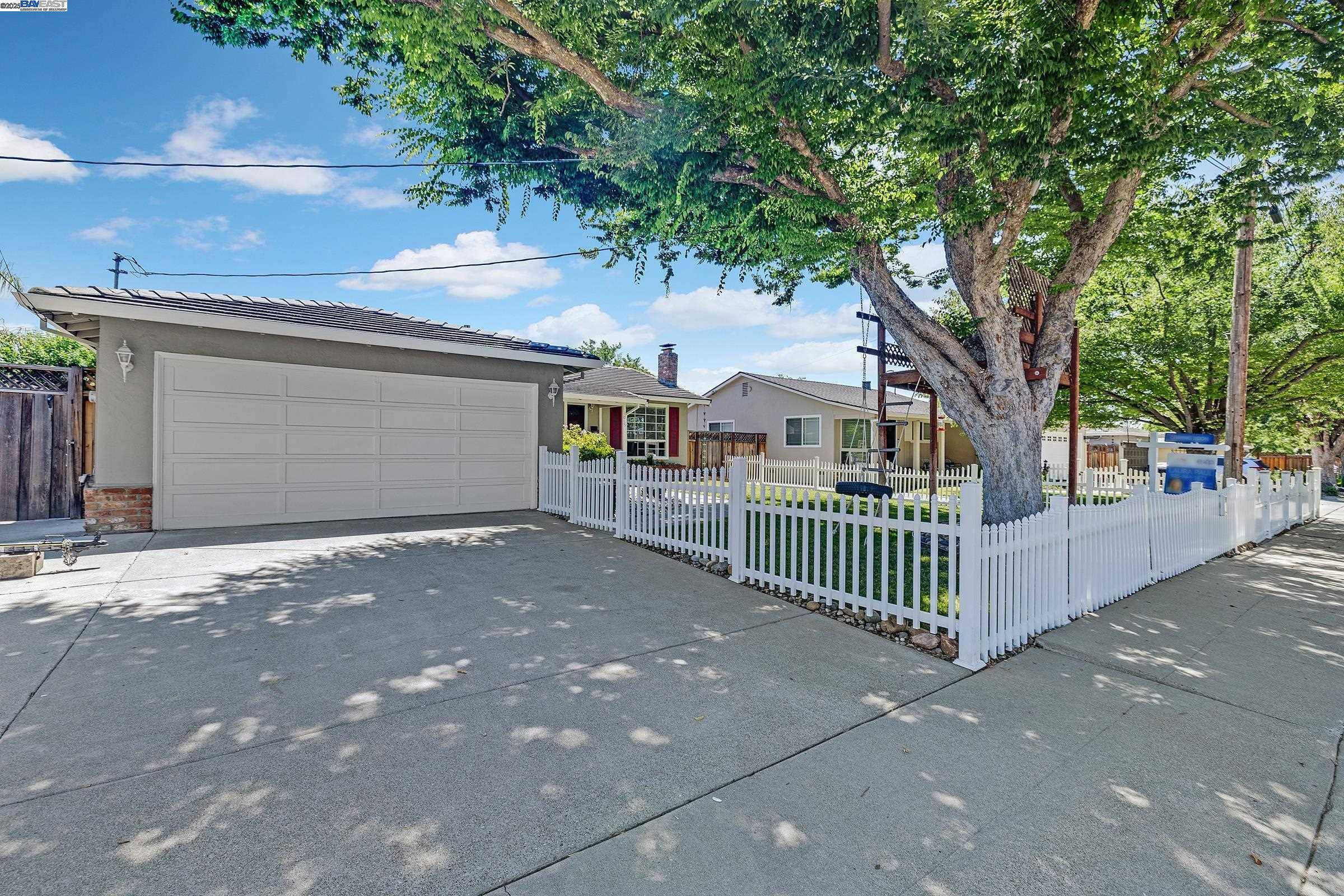 Livermore, CA 94550,1015 Redondo Way