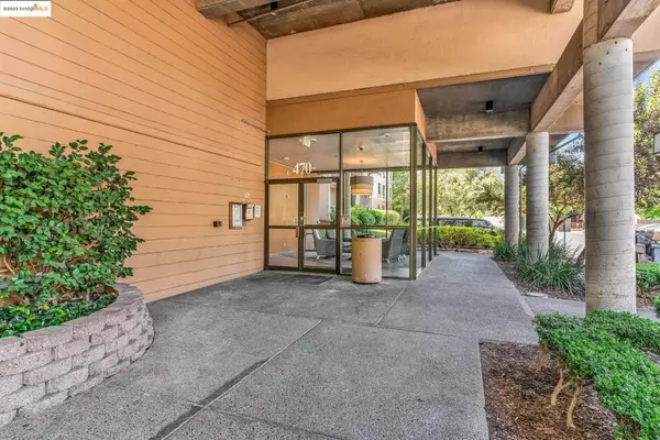 Walnut Creek, CA 94596,470 N N Civic Drive #105