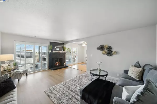 San Lorenzo, CA 94580,15740 Via Sonata