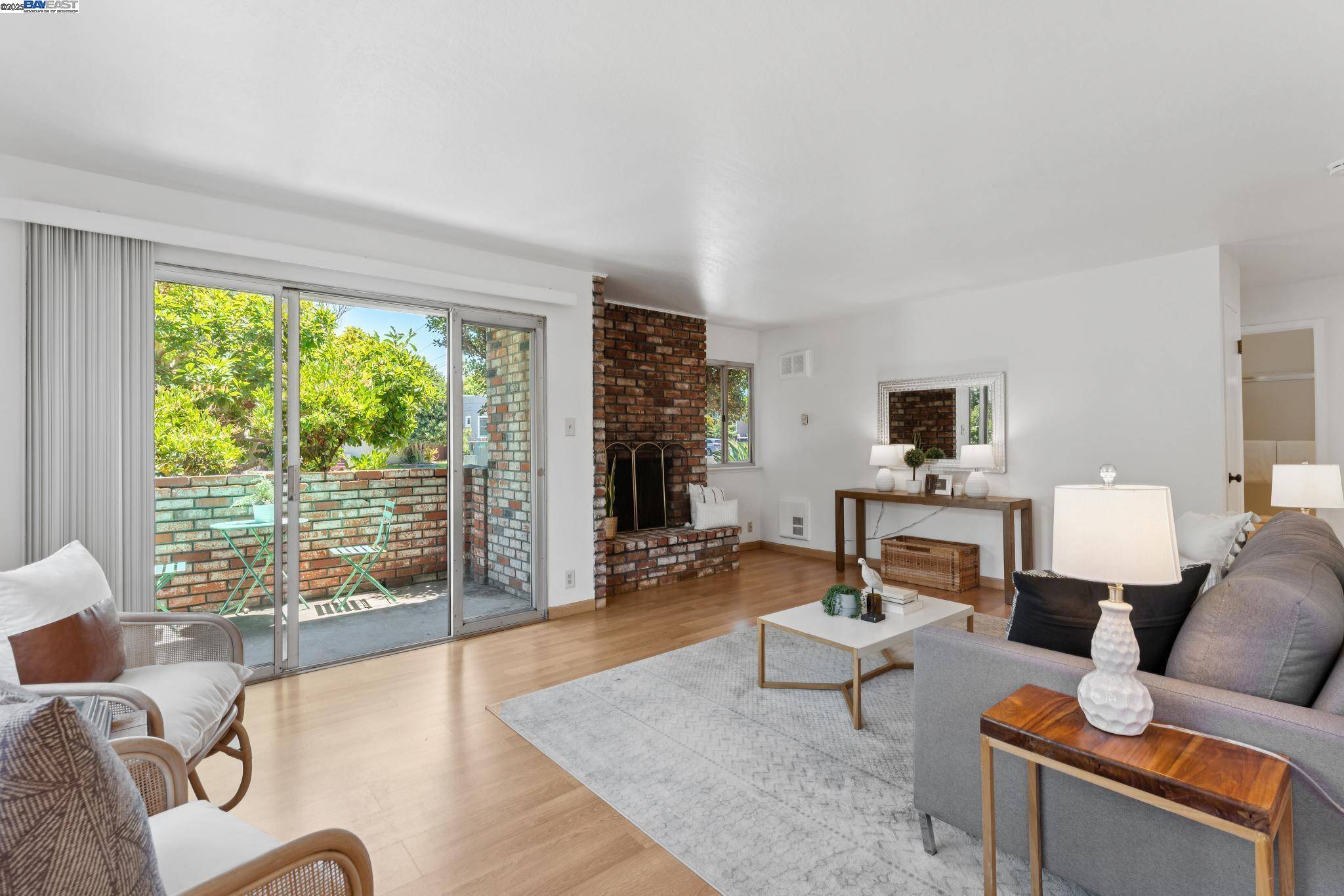 Alameda, CA 94501,1601 Broadway #5