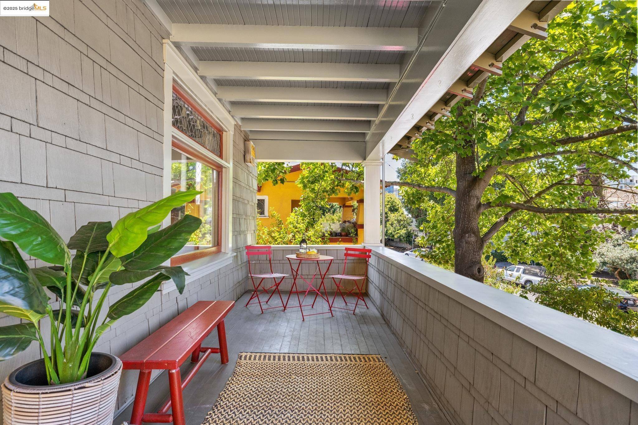 Oakland, CA 94611,130 Fairmount Ave