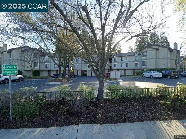 3452 Smoketree Commons Dr, Pleasanton, CA 94566