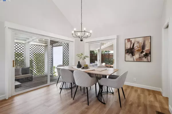 Pleasanton, CA 94588,7467 Sundrop Ct