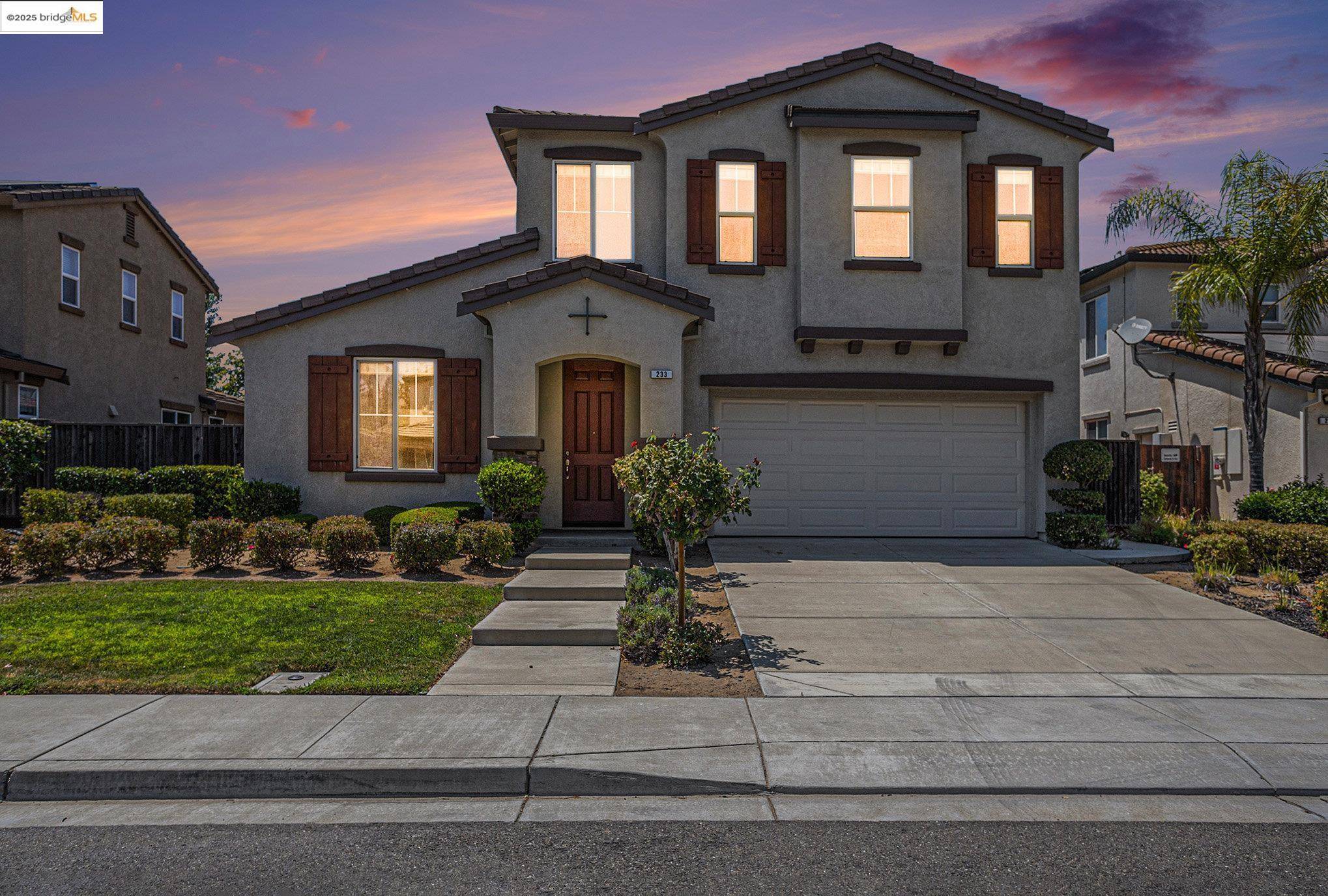233 Hearthstone Cir, Oakley, CA 94561