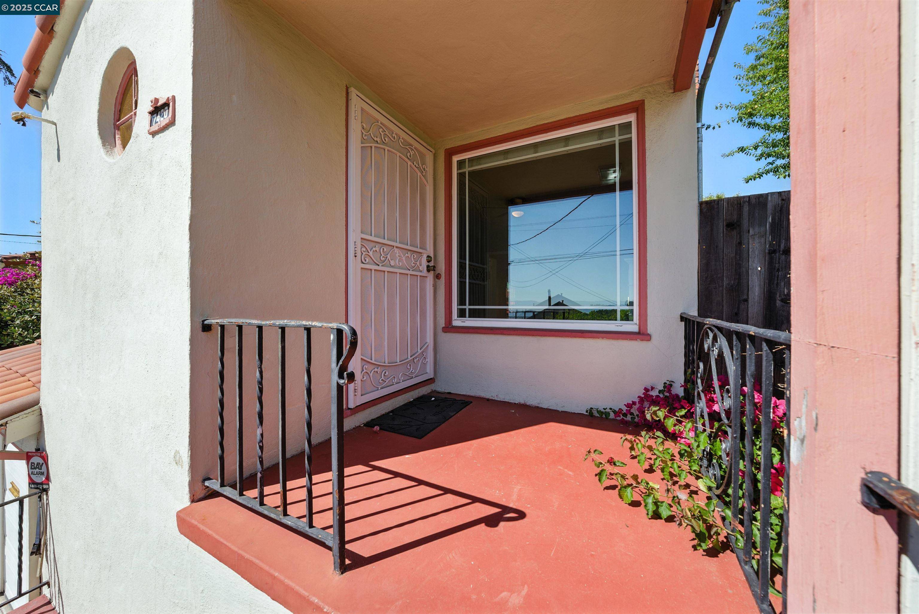 Oakland, CA 94605,7420 Sunkist Dr