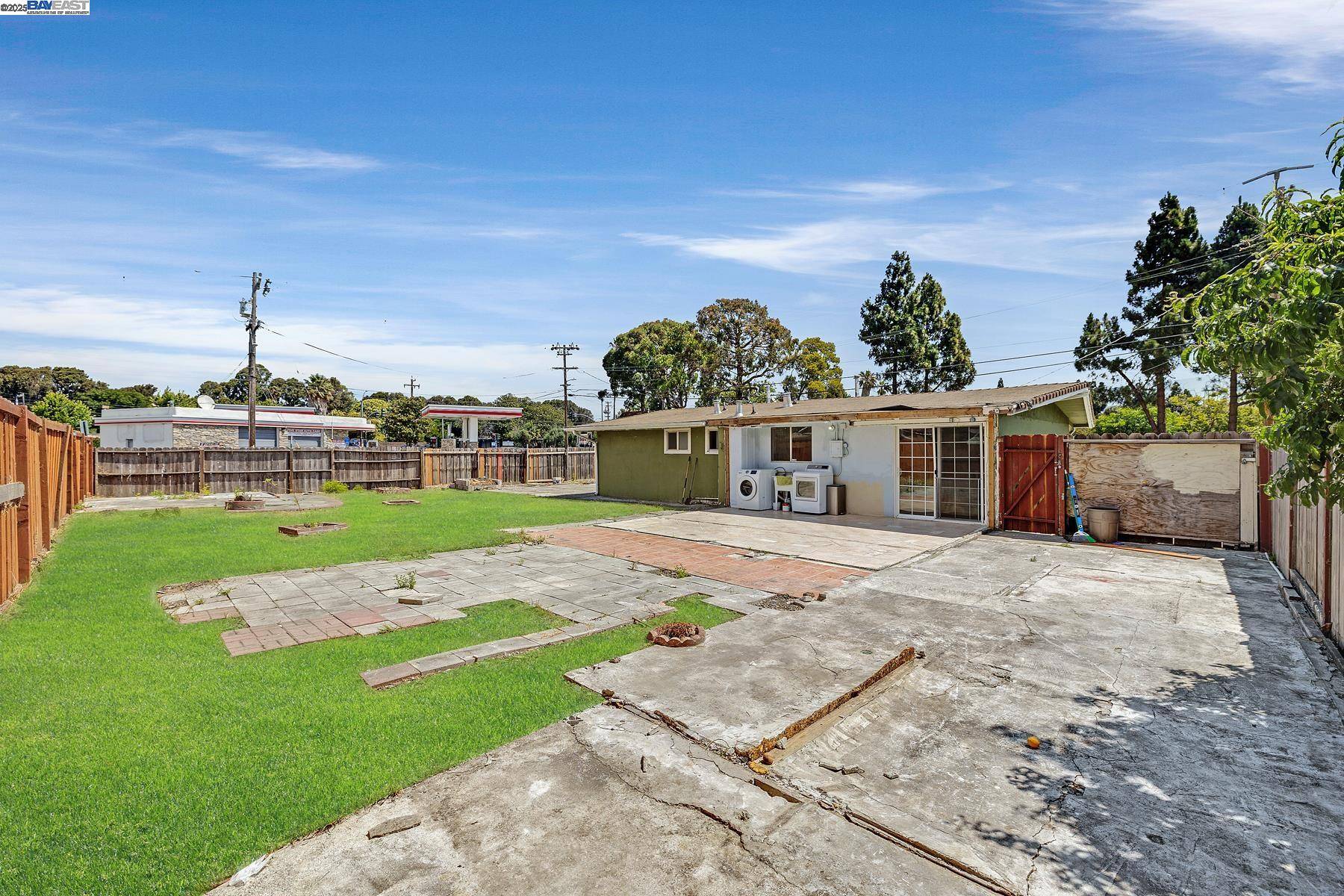 Hayward, CA 94544,27629 Pompano Ave