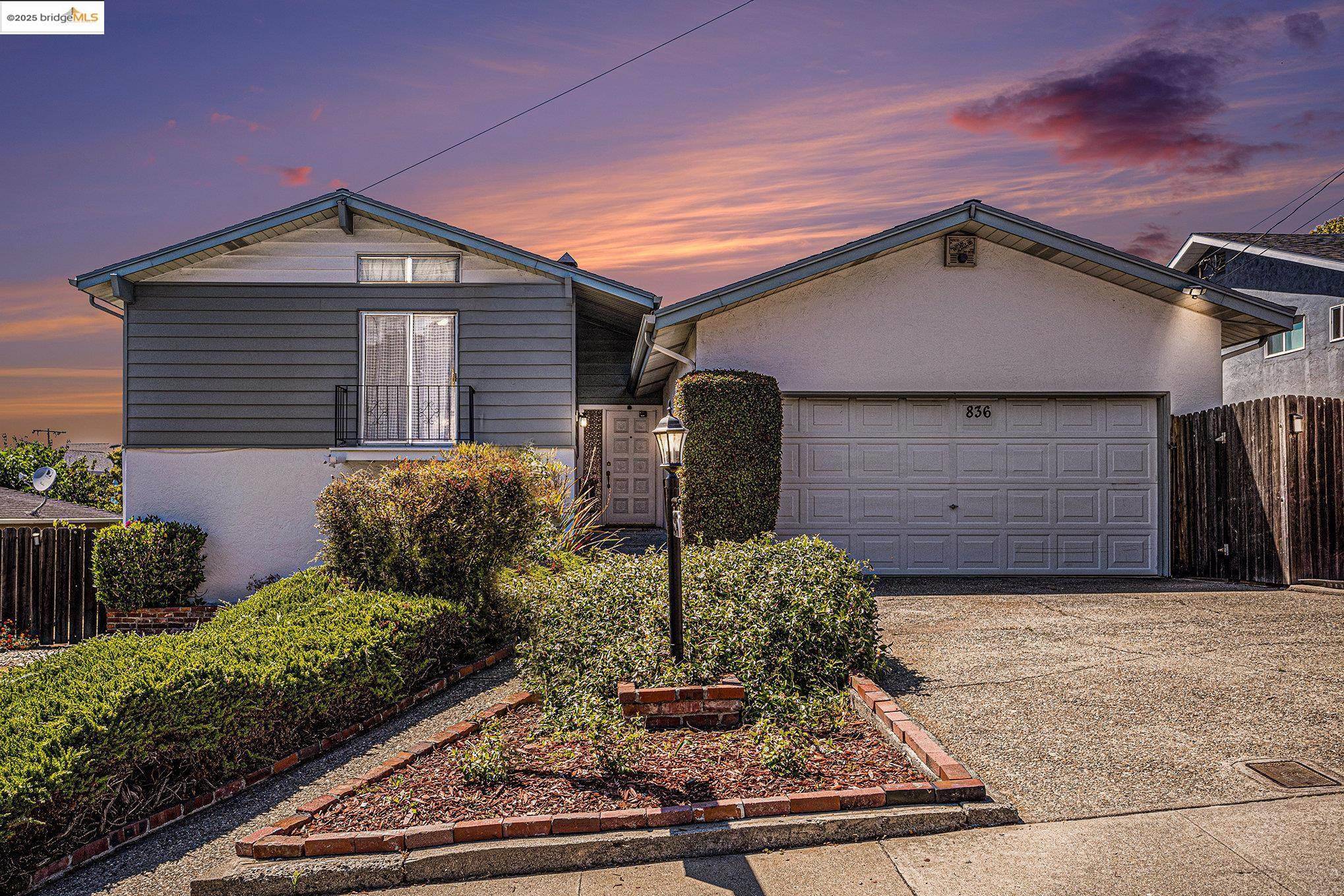 836 Hawthorne Dr, Rodeo, CA 94572