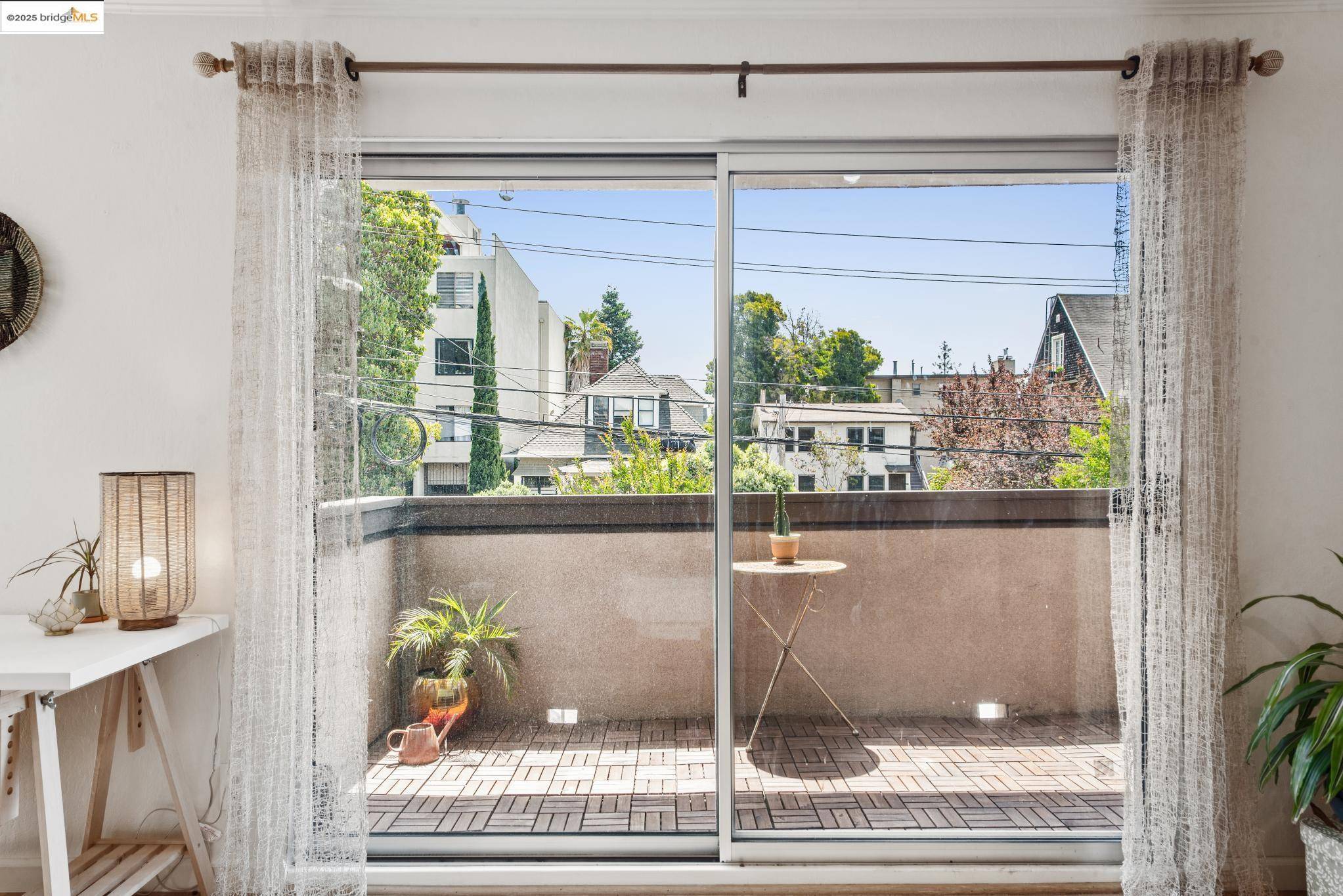 Oakland, CA 94610,407 Orange St. #410