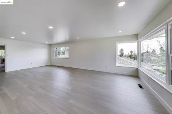 Oakland, CA 94602,4034 Rhoda Ave