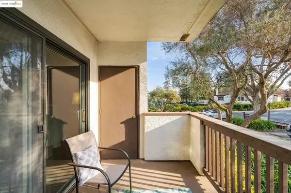 Hayward, CA 94546,21071 Gary Dr #102