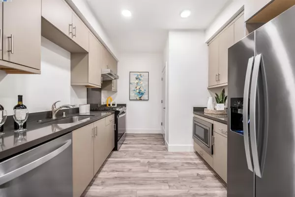 Fremont, CA 94539,42111 Osgood Rd #228
