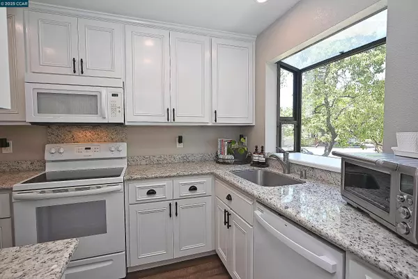 Walnut Creek, CA 94597,2574 Oak Road #202