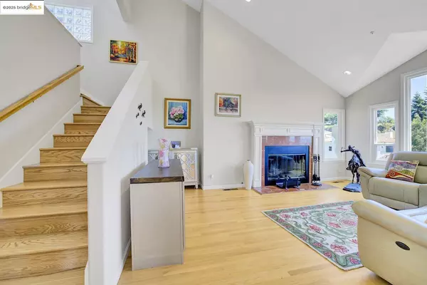 Oakland, CA 94611,7075 Elverton Dr