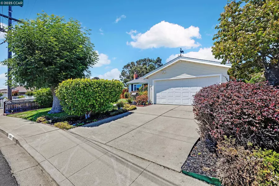 2107 Murphy Dr, San Pablo, CA 94806