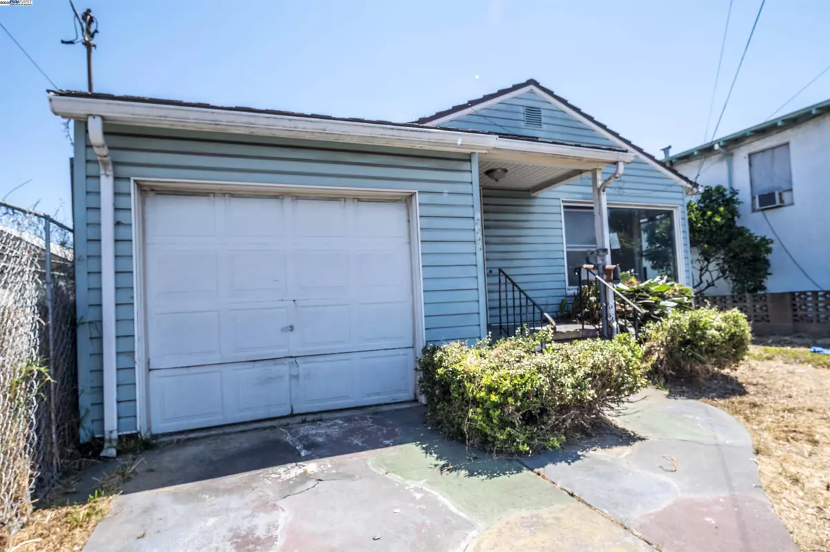 Oakland, CA 94603,9638 E St
