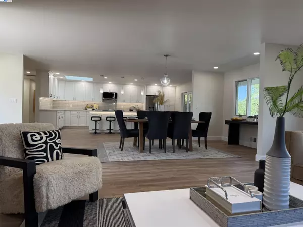 Danville, CA 94526,174 Town And Country Dr