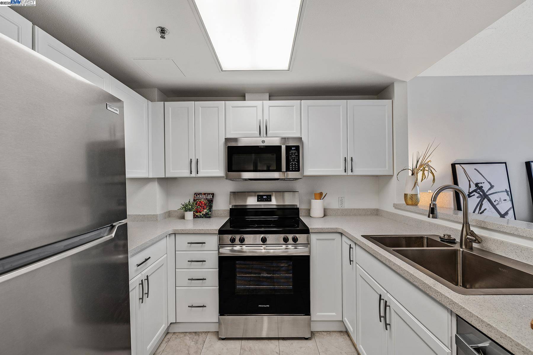 Oakland, CA 94607,988 Franklin St #312