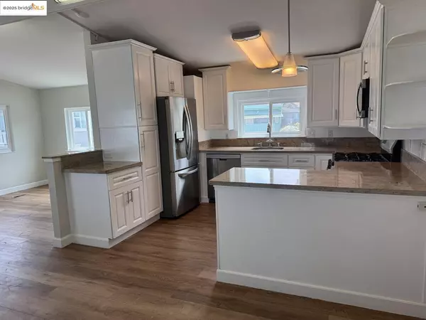 Santa Cruz, CA 95062,1555 Merrill ST #57
