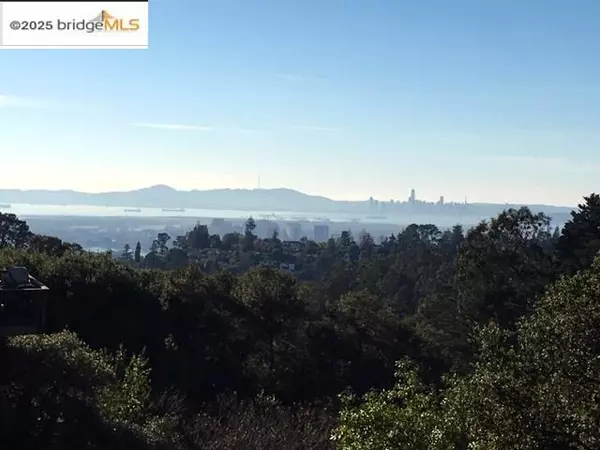 Oakland, CA 94611,6059 Girvin Dr