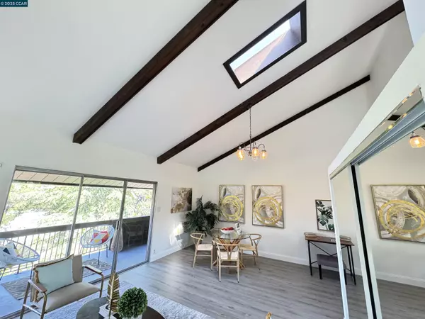 Moraga, CA 94556,2075 Ascot Dr #221