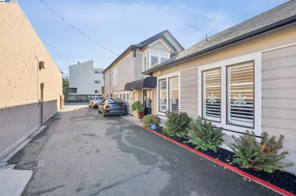 Alameda, CA 94501,1414 Everett St