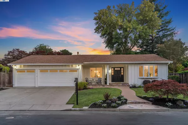 62 Saint Luke Ct, Danville, CA 94526