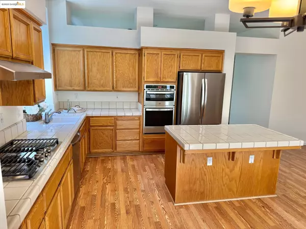 Roseville, CA 95678,453 Brennen Cir