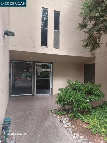 150 Sharene Ln #104, Walnut Creek, CA 94596
