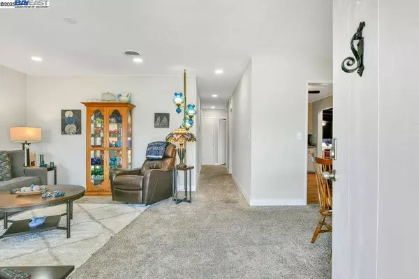 San Lorenzo, CA 94580,1311 Via Manzanas