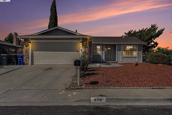 979 Newcastle Way, Pittsburg, CA 94565