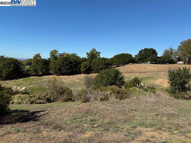 24783 Fairview Ave, Hayward, CA 94542