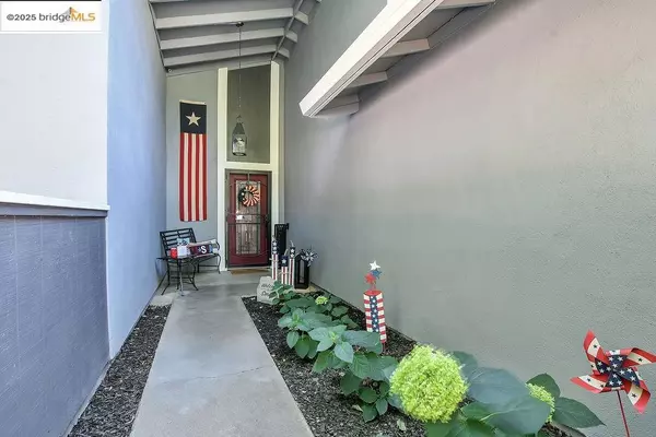 Orangevale, CA 95662,6216 Dark Star Way