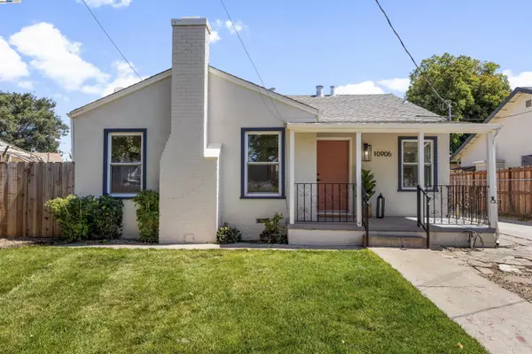Oakland, CA 94603,10906 Reposo Dr