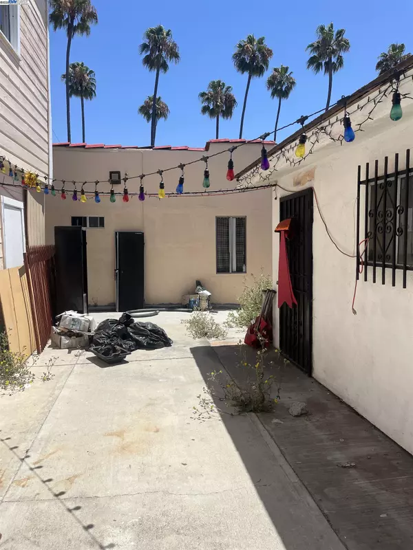 Los Angeles, CA 90043,5419 S Harcourt Ave