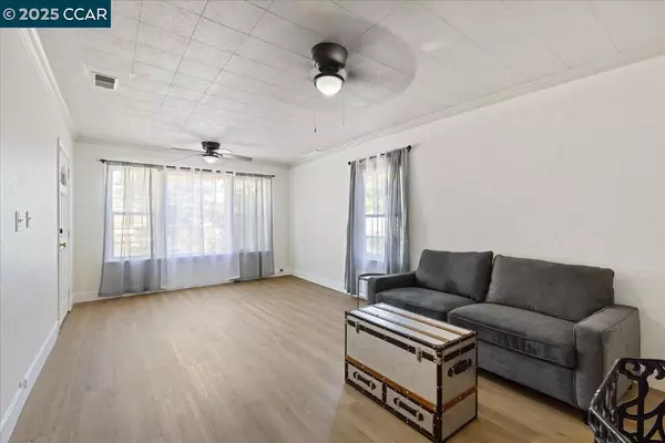 Oakland, CA 94602,3220 Champion St