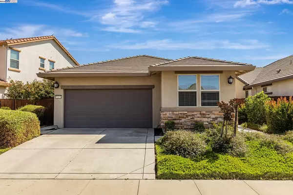 Sacramento, CA 95829,9315 Wild Lilac Cir