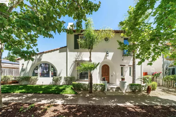 2111 Creekview Dr, Danville, CA 94506