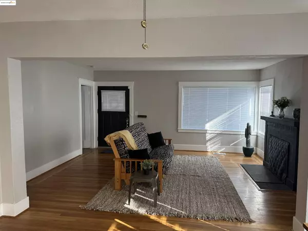 Oakland, CA 94621,1937 87th Avenue