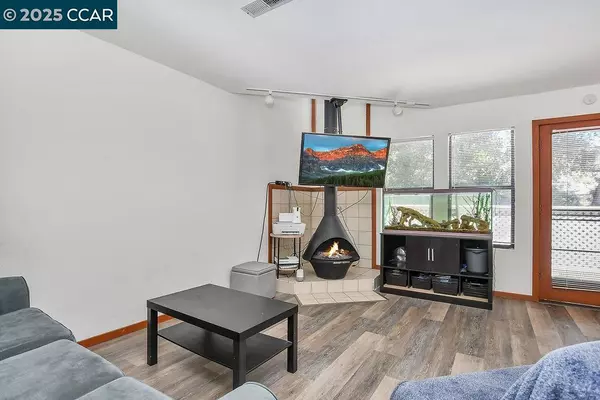 El Sobrante, CA 94803,130 Creekside Ct